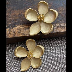 Braided Birch Yellow Metallic Flower Stud Earrings